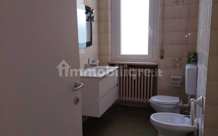 Trilocale piazza Antonio Gramsci 12, Centro, Valenza — foto 5 di 17