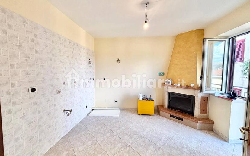 Appartamento via Vittorio Veneto 42, San Mango sul Calore — foto 2 di 38