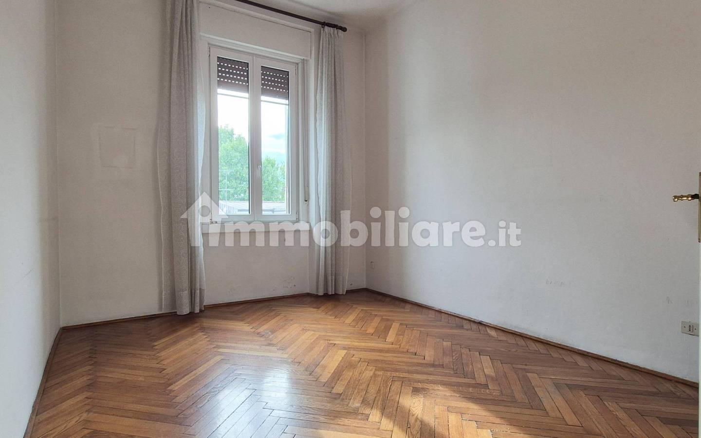 Quadrilocale via Giosuè Carducci, Centro, Bolzano