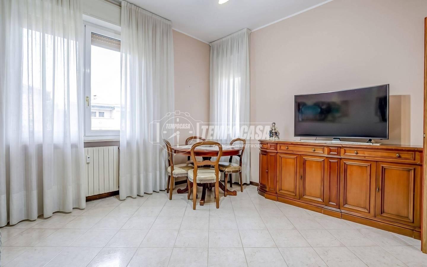 Quadrilocale via Antonio Locatelli 17, Centro, Somma Lombardo