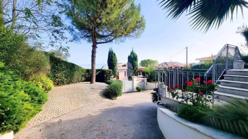 Villa unifamiliare Str. Zanni 56, Colle del Telegrafo - Colle Scorrano, Pescara — foto 39 di 42