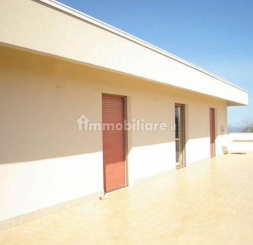 Appartamento via Aldo Moro 19, Centro, Atri — foto 2 di 19