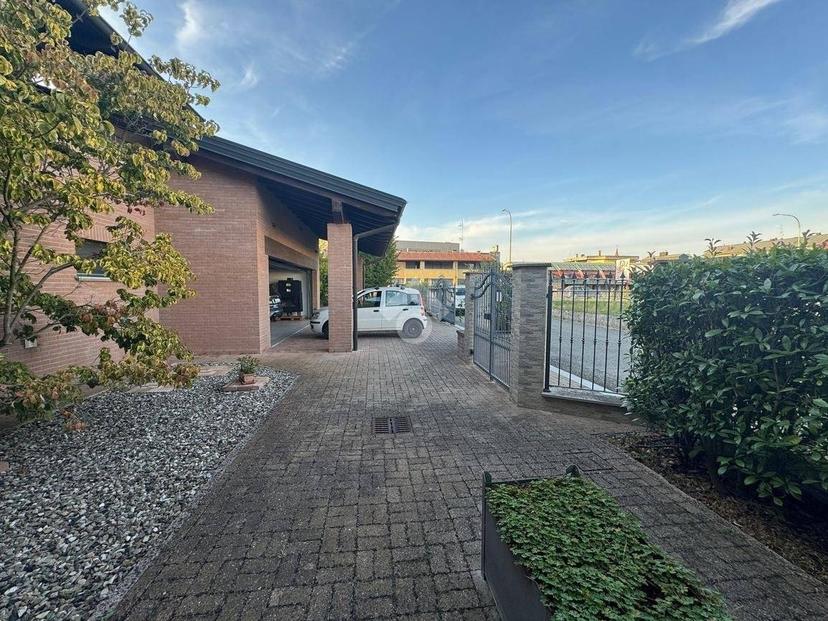 Villa unifamiliare via Circonvallazione, Centro, Monticelli d'Ongina — foto 35 di 36