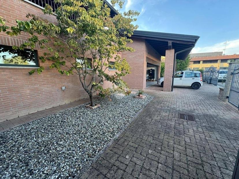 Villa unifamiliare via Circonvallazione, Centro, Monticelli d'Ongina — foto 3 di 36