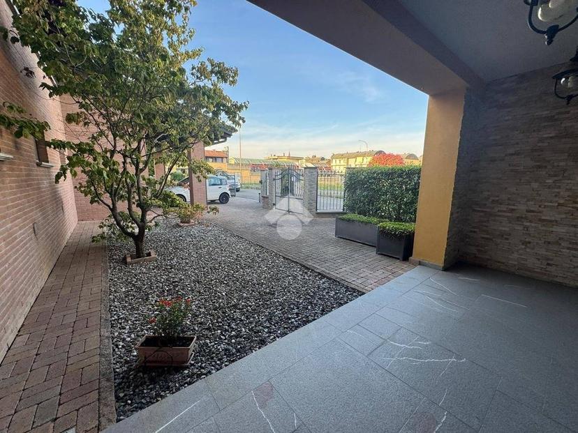 Villa unifamiliare via Circonvallazione, Centro, Monticelli d'Ongina — foto 11 di 36