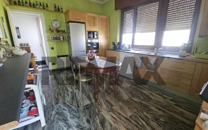 Villa unifamiliare, buono stato, 300 m², Centro, Broni — foto 2 di 58