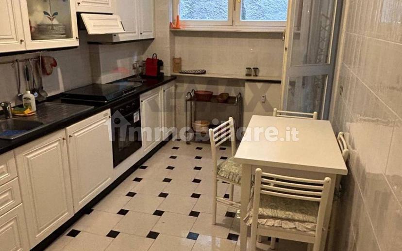 Appartamento via Federico Delpino 25, Castelletto, Genova