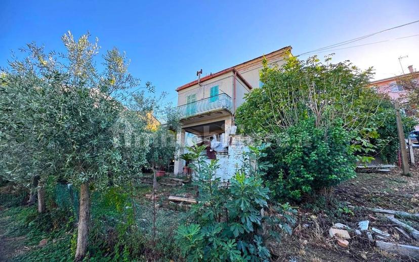 Terratetto unifamiliare via Giotto, Porto San Giorgio — foto 4 di 25