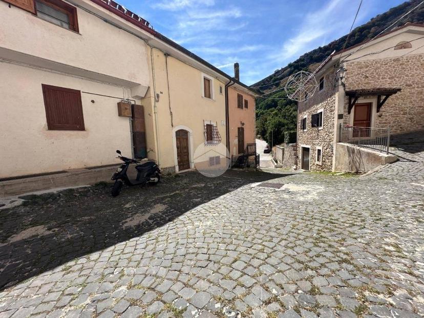 Terratetto unifamiliare via della Canala, Centro, Rocca di Cambio — foto 19 di 41