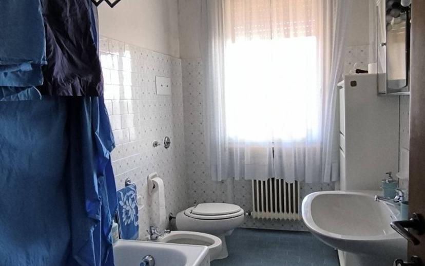 Trilocale da ristrutturare, quinto piano, Centro, Vittorio Veneto — foto 8 di 13
