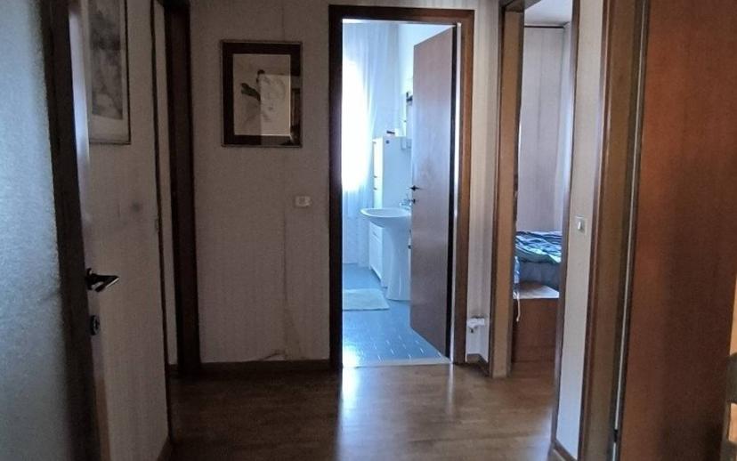 Trilocale da ristrutturare, quinto piano, Centro, Vittorio Veneto — foto 5 di 13