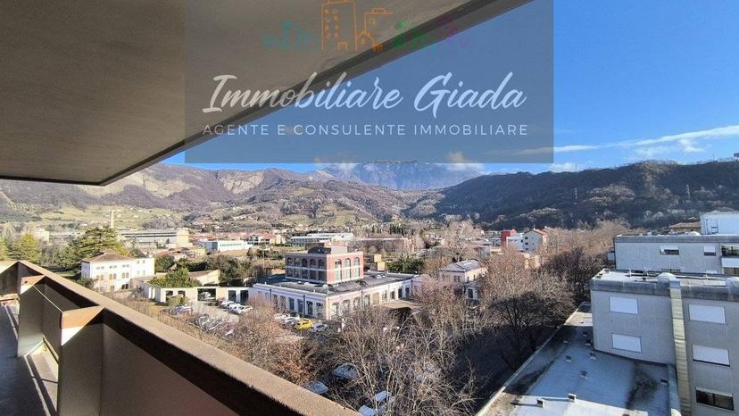 Trilocale da ristrutturare, quinto piano, Centro, Vittorio Veneto — foto 4 di 13