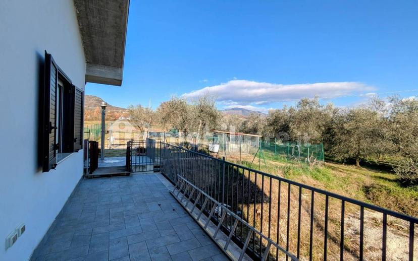 Appartamento in villa Contrada Salietto, Isernia — foto 29 di 56