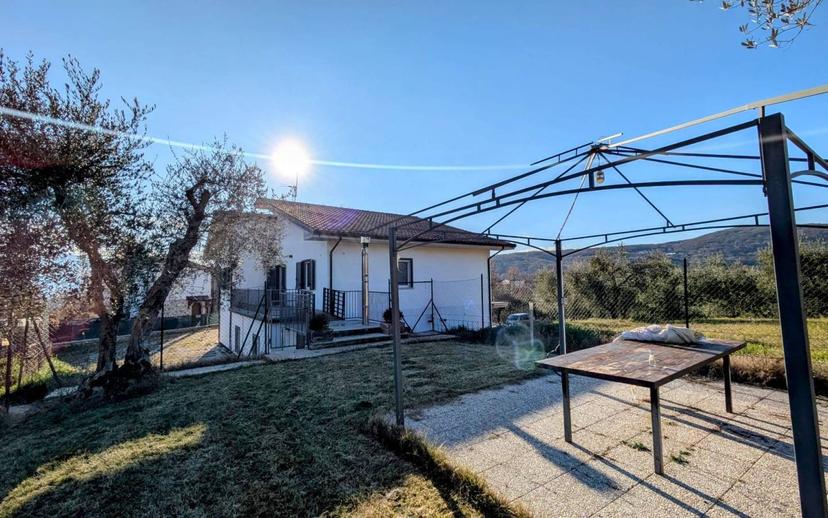 Appartamento in villa Contrada Salietto, Isernia — foto 28 di 56