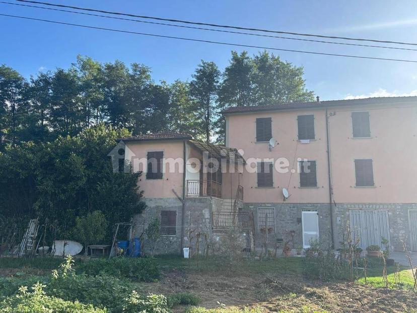 Terratetto unifamiliare via Nazionale, Centro, Filattiera — foto 9 di 11