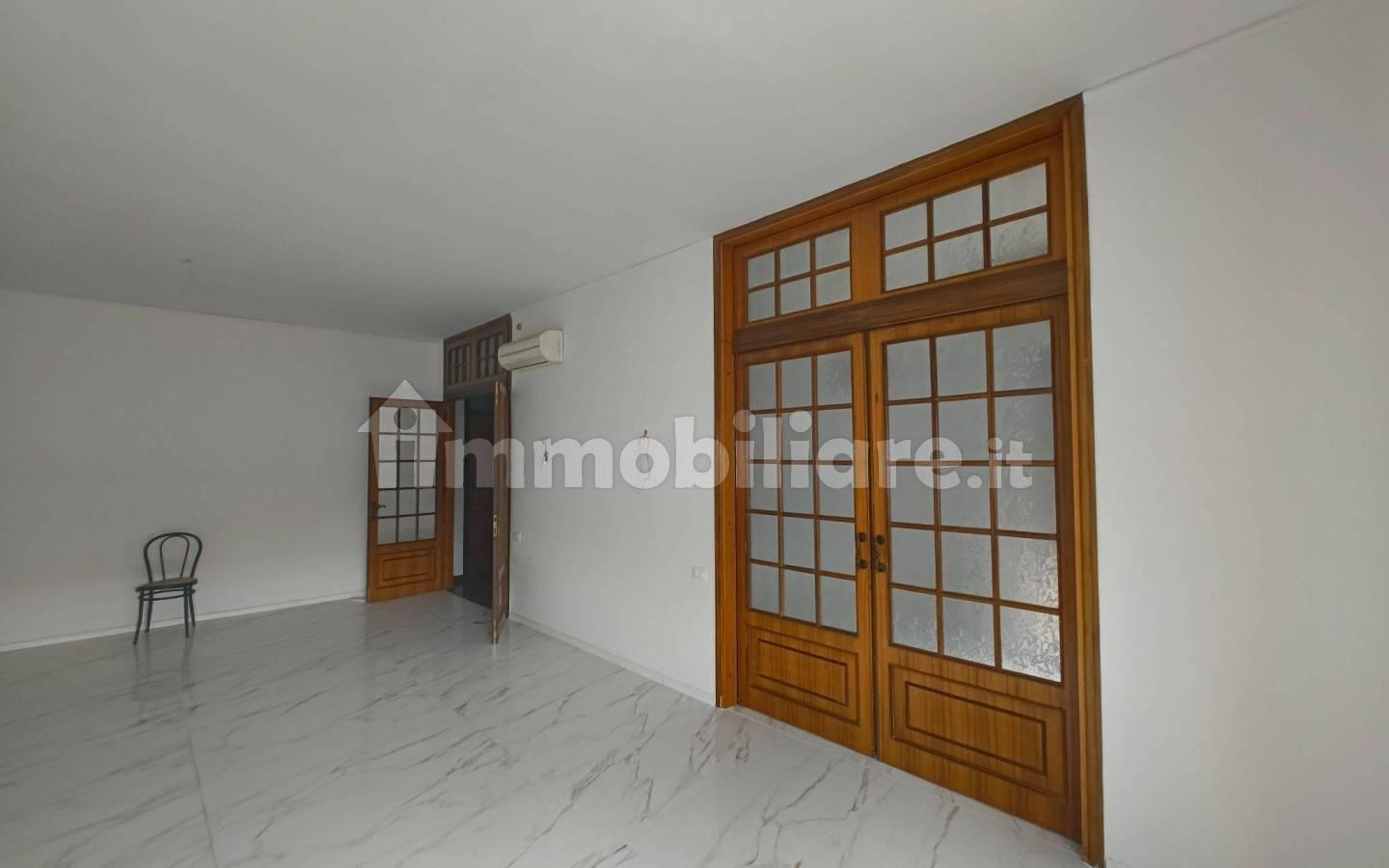 Appartamento viale Cesare Battisti 33, Stazione, Ferrara