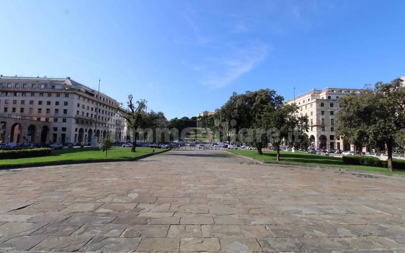 Trilocale piazza della Vittoria, Quadrilatero, Genova