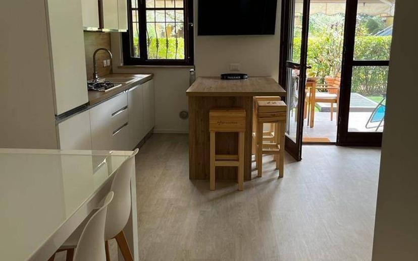 Appartamento via Leonardo da Vinci 12, Centro, Sirmione — foto 5 di 22