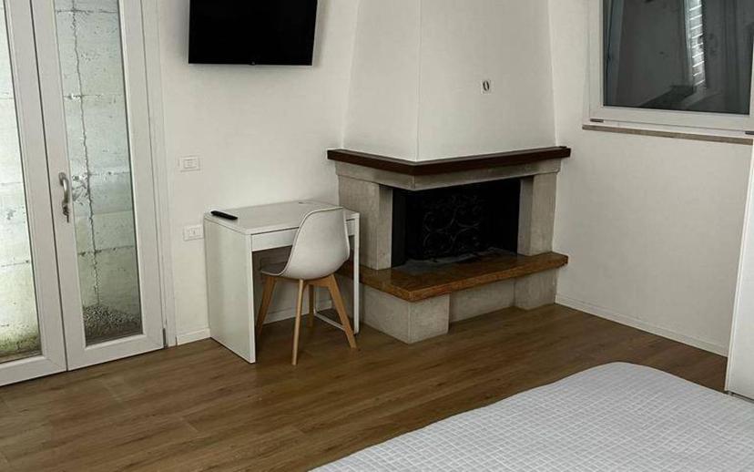 Appartamento via Leonardo da Vinci 12, Centro, Sirmione — foto 13 di 22