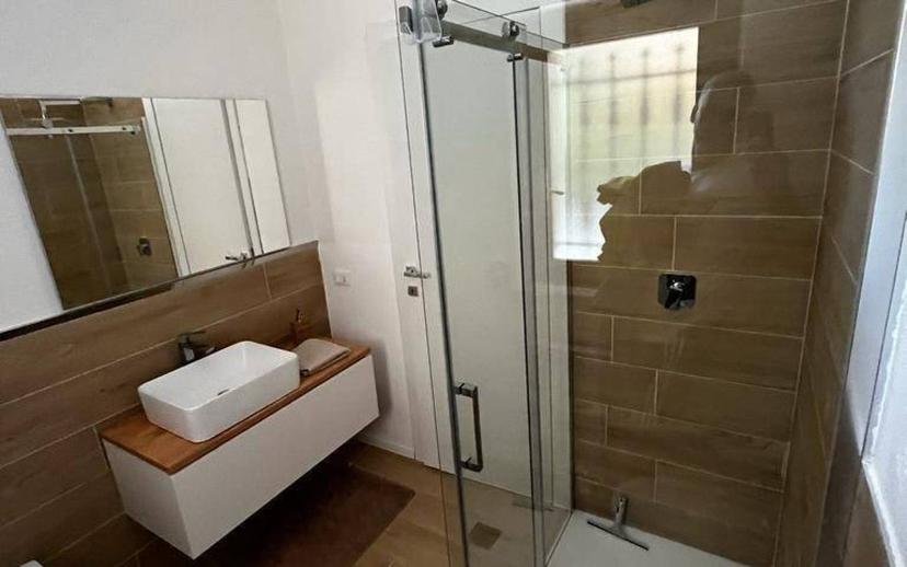 Appartamento via Leonardo da Vinci 12, Centro, Sirmione — foto 4 di 22
