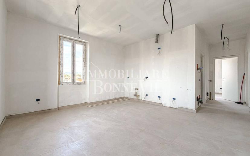 Trilocale via 25 Aprile 2, Camnago Boscone, Faloppio — foto 4 di 23
