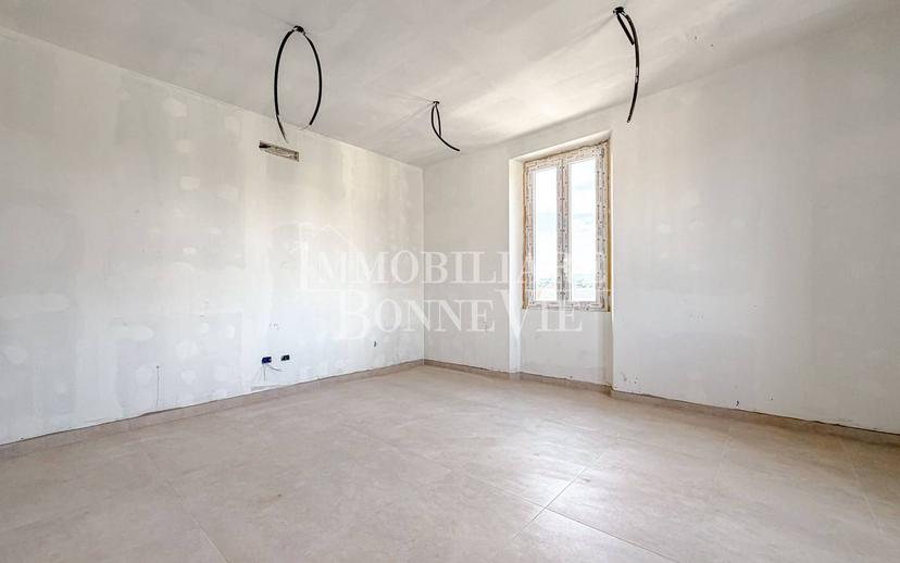 Trilocale via 25 Aprile 2, Camnago Boscone, Faloppio — foto 12 di 23