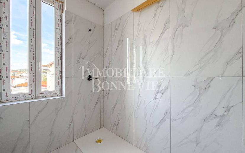 Trilocale via 25 Aprile 2, Camnago Boscone, Faloppio — foto 2 di 23