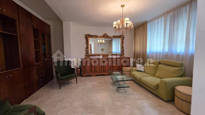 Trilocale corso Giannone, 188, Centro Storico - Corso Trieste, Caserta