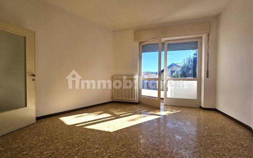 Trilocale via Friuli 6, Centro, Malnate — foto 9 di 21