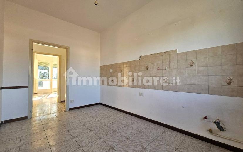 Trilocale via Friuli 6, Centro, Malnate — foto 7 di 21