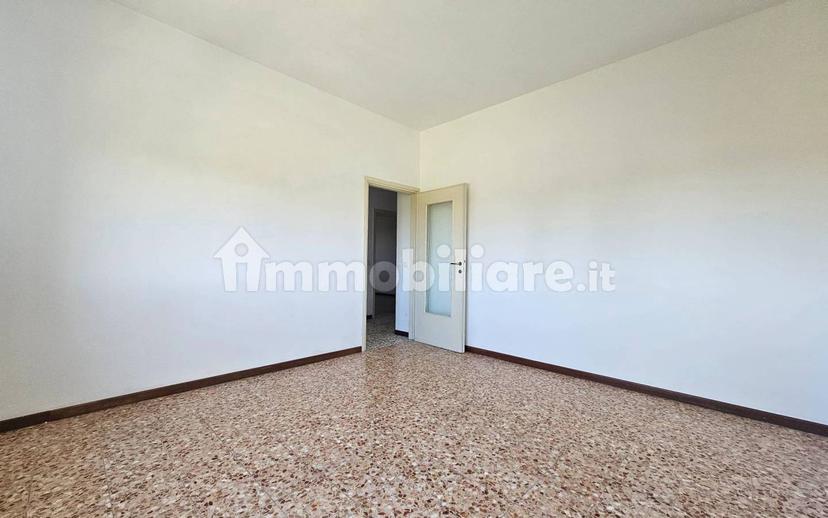 Trilocale via Friuli 6, Centro, Malnate — foto 8 di 21