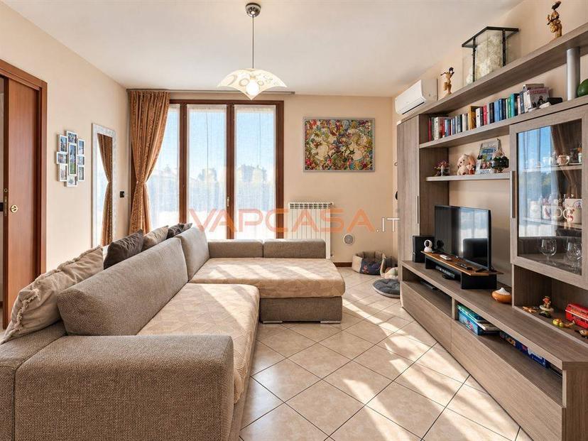 Bilocale via Francesco Crispi 45, Centro, Romano di Lombardia — foto 11 di 21