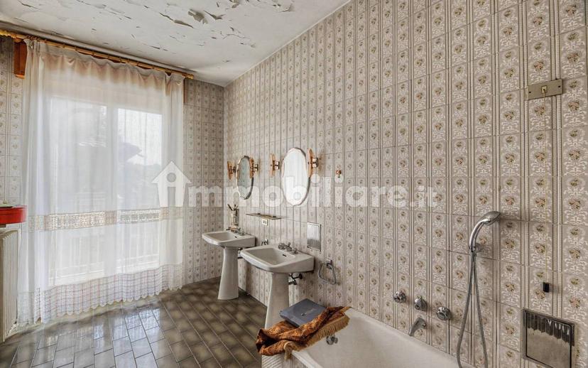 Villa unifamiliare via Carlo Rossini, 21, Centro, Tradate — foto 15 di 81