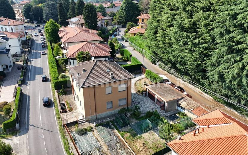 Villa bifamiliare via delle Rose 11, Centro, Besana in Brianza — foto 2 di 39
