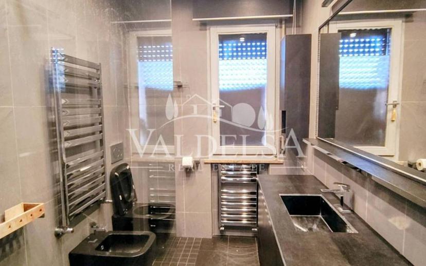 Trilocale via Aldo Moro,  53036, Centro, Poggibonsi — foto 2 di 17