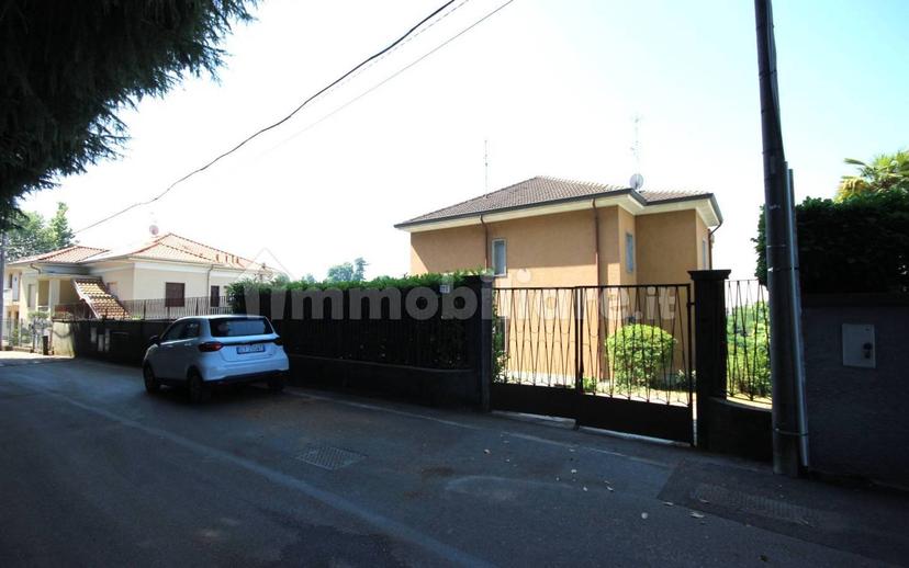 Villa bifamiliare via delle Rose 11, Centro, Besana in Brianza — foto 5 di 39