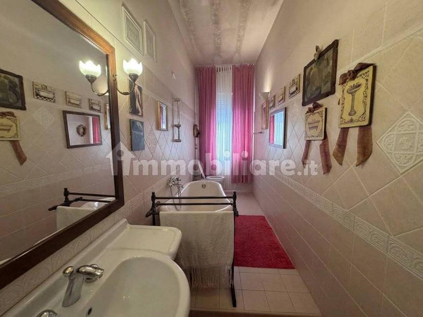 Quadrilocale via Giotto 3, Centro, Canosa di Puglia — foto 8 di 13