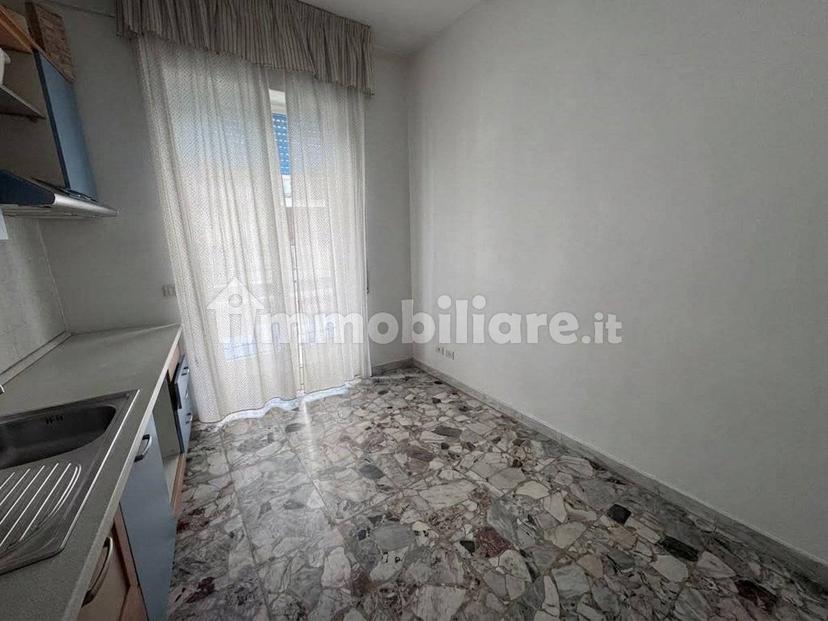 Quadrilocale via Giotto 3, Centro, Canosa di Puglia — foto 3 di 13