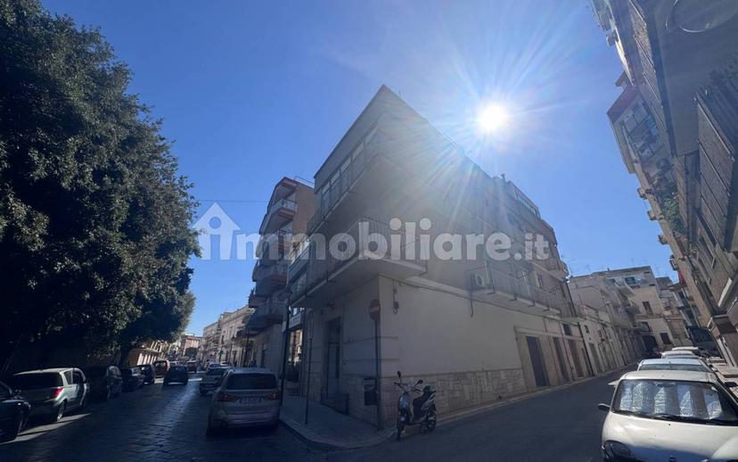 Quadrilocale via Giotto 3, Centro, Canosa di Puglia — foto 10 di 13