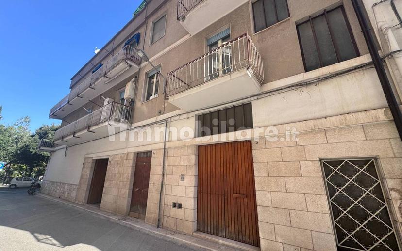 Quadrilocale via Giotto 3, Centro, Canosa di Puglia — foto 9 di 13