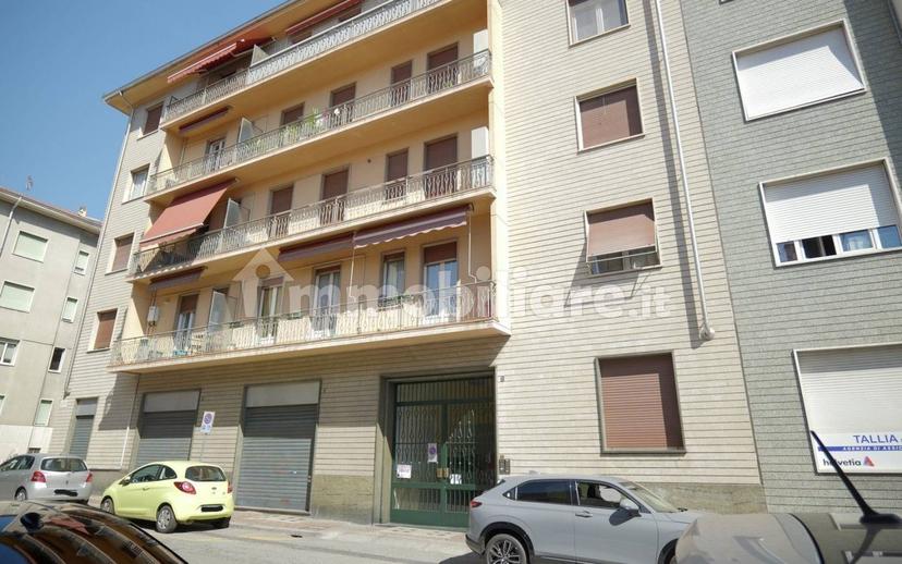 Trilocale via Eugenio Bona 8, Centro Storico, Biella — foto 23 di 29