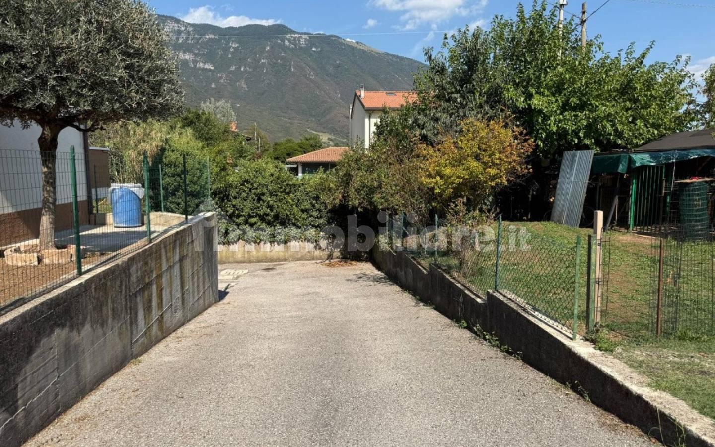 Villa a schiera via Levà 9, Piovene Rocchette