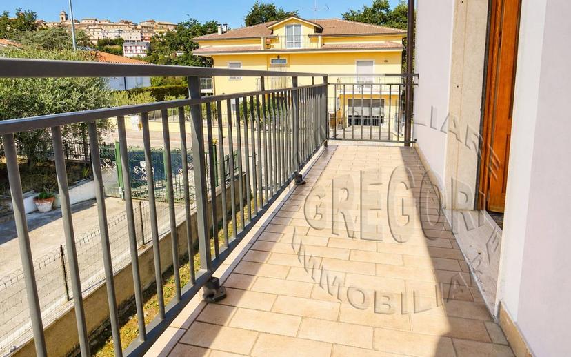 Villa unifamiliare via Gentile da Montefiore 96, Centro, Montefiore dell'Aso — foto 33 di 51