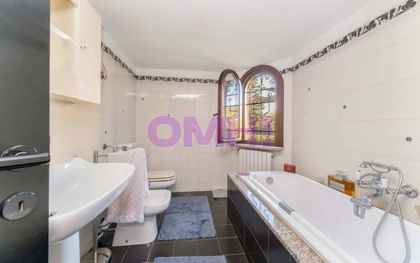 Villa unifamiliare via Ticino, 63, Centro, Gavirate — foto 42 di 64