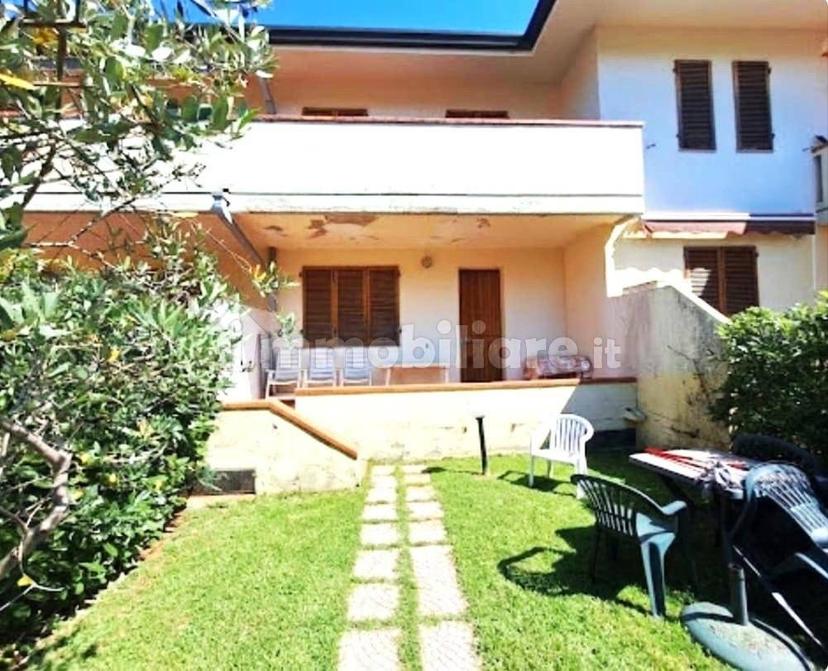 Trilocale via Firenze,  54100, Marina di Massa Centro, Massa — foto 19 di 20