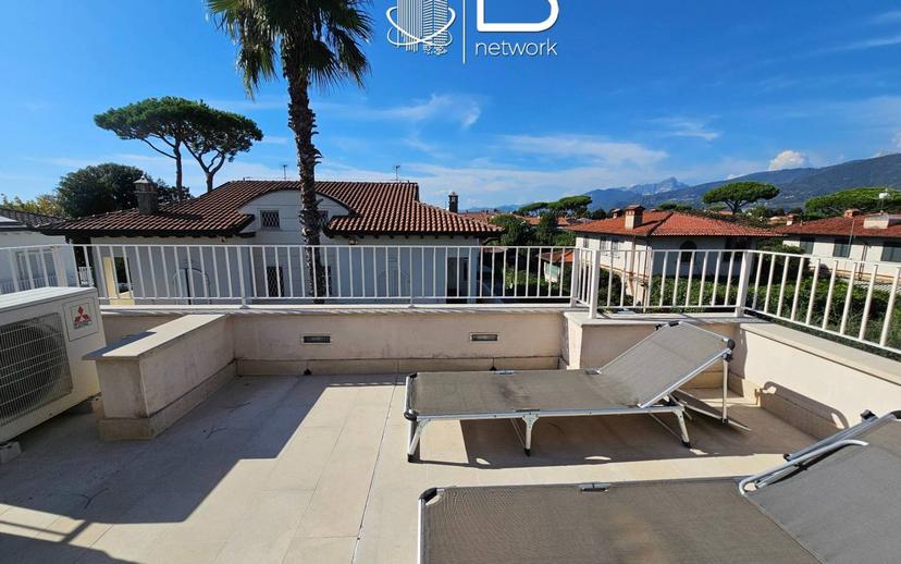Villa bifamiliare via Piave 102, Centro, Forte dei Marmi — foto 17 di 66