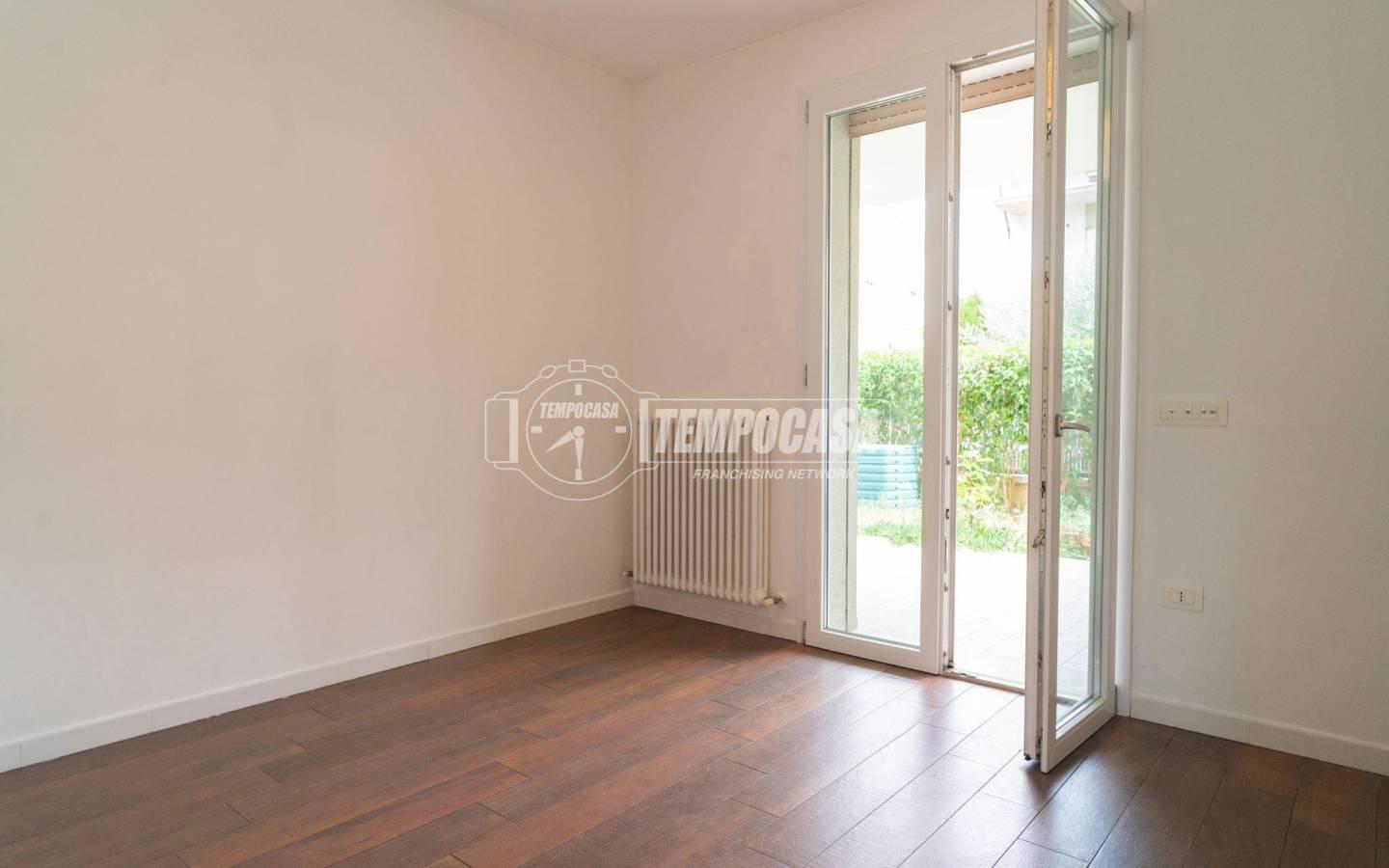 Trilocale ottimo stato, piano terra, Fano 2 - Flaminio, Fano