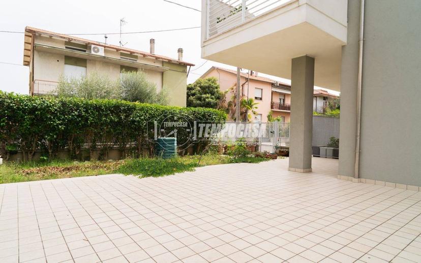 Trilocale ottimo stato, piano terra, Fano 2 - Flaminio, Fano — foto 8 di 33