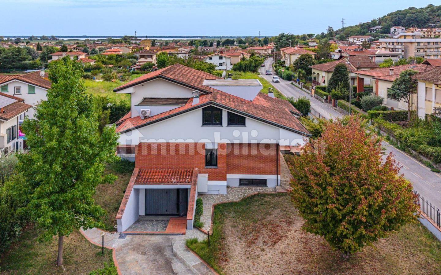 Villa unifamiliare via Edoardo Francalanci, Bozzano, Quiesa, Massarosa