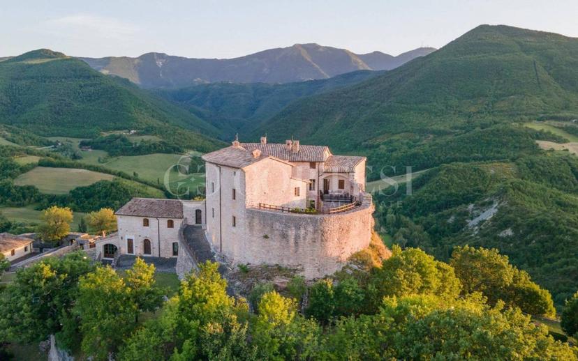 Villa unifamiliare via Case Sparse, Cagli — foto 5 di 193